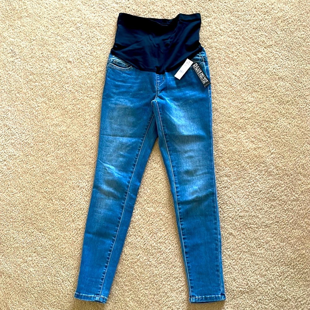NWT NY and company maternity jeans.